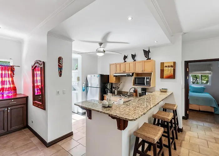 3-bd Beauty With Pool Near *